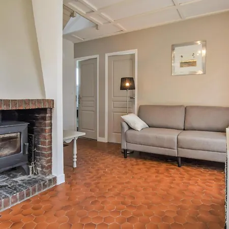 3 Bedroom Lovely In Saint-aubin-sur-mer