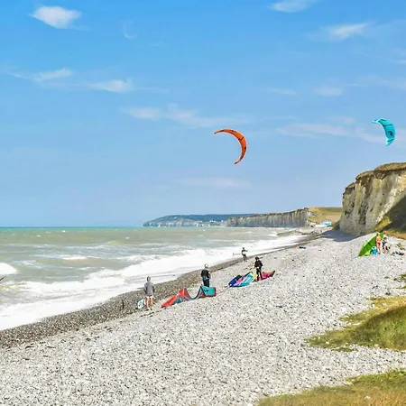 Holiday home Gorgeous In Saint-aubin-sur-mer With Wifi